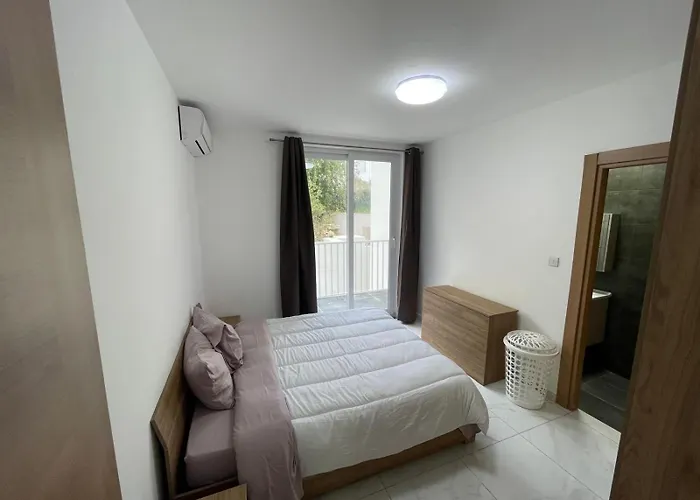 Lovely Near Balluta Bay Rc 아파트 San Ġwann